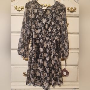 Knox Rose Black and White Long Sleeve Dress